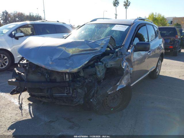 Nissan Rogue S Image 3