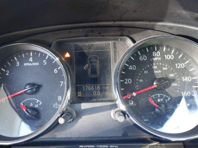 Nissan Rogue S Image 15