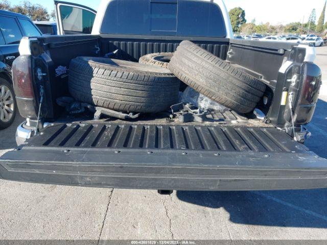 Toyota Tacoma Trd Off Road Image 16