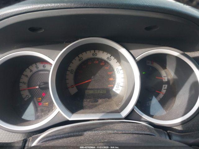 Toyota Tacoma Image 14