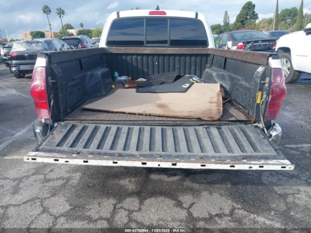 Toyota Tacoma Image 16