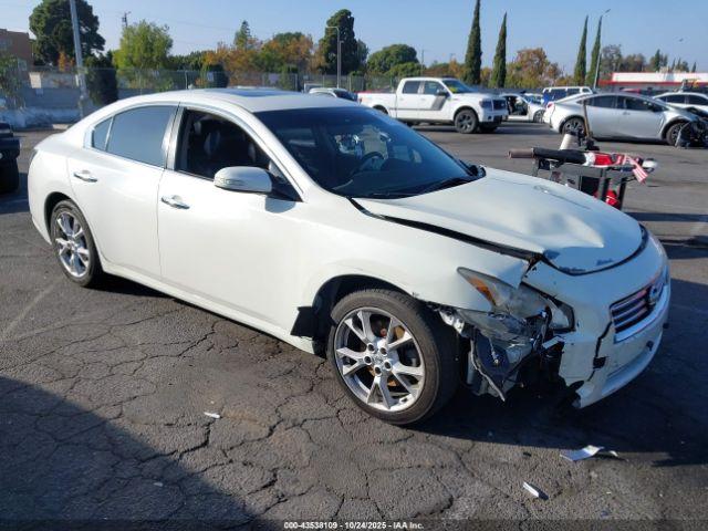  Salvage Nissan Maxima