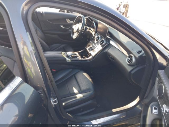 Mercedes-Benz C-Class Sport Image 13