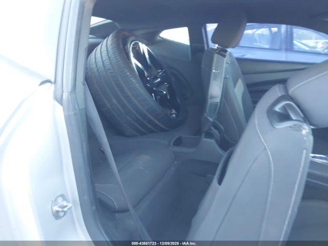 Chevrolet Camaro 1lt Image 11