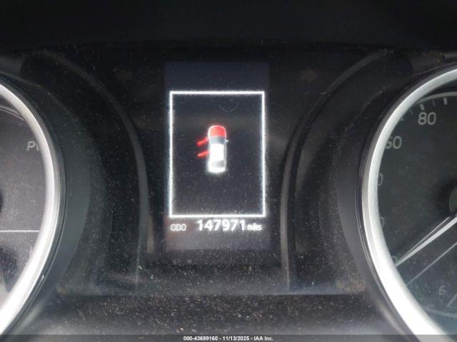 Toyota Camry Le Hybrid Image 16