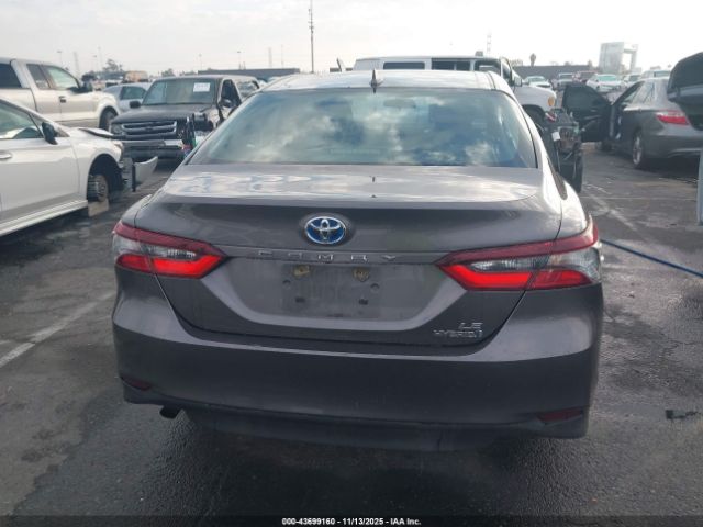 Toyota Camry Le Hybrid Image 14