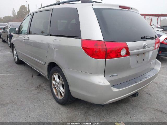 Toyota Sienna Xle Image 8