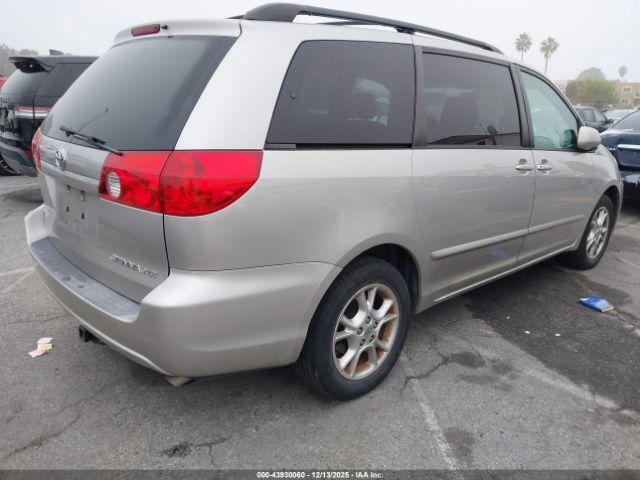 Toyota Sienna Xle Image 11