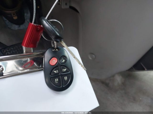 Toyota Sienna Xle Image 7