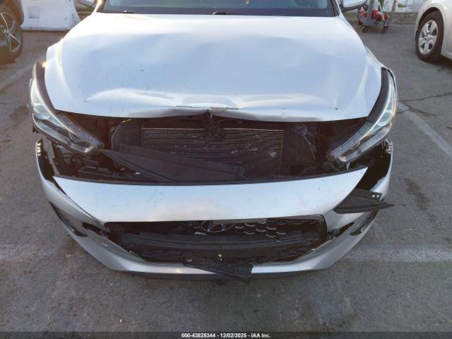 Hyundai ELANTRA Image 14