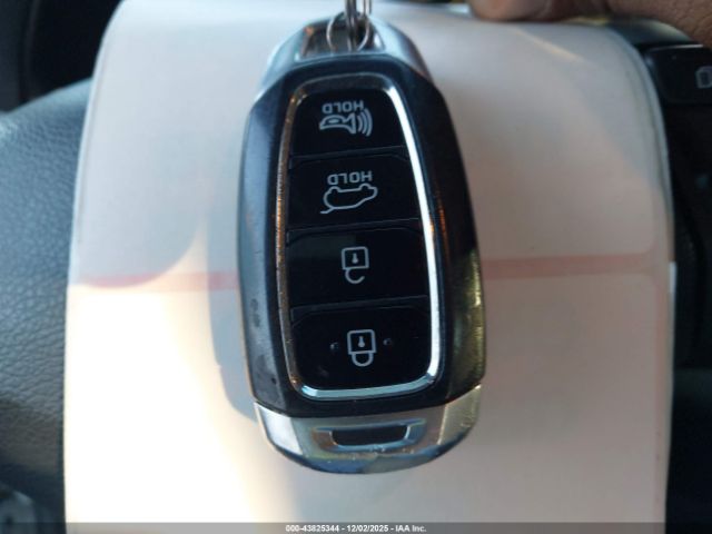 Hyundai ELANTRA Image 3