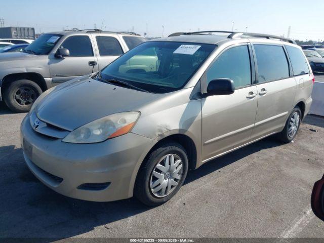 Toyota Sienna Ce Image 6