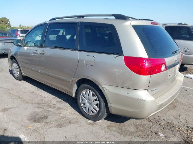 Toyota Sienna Ce Image 4