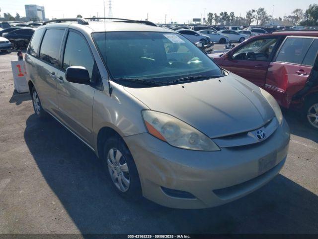 Toyota Sienna Ce Image 5