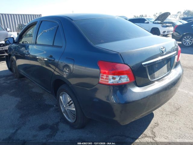 Toyota Yaris Image 11