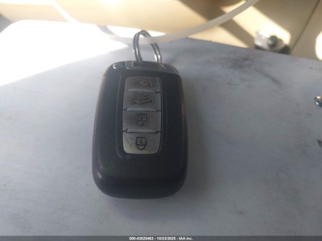 Hyundai Genesis 3.8 Image 12