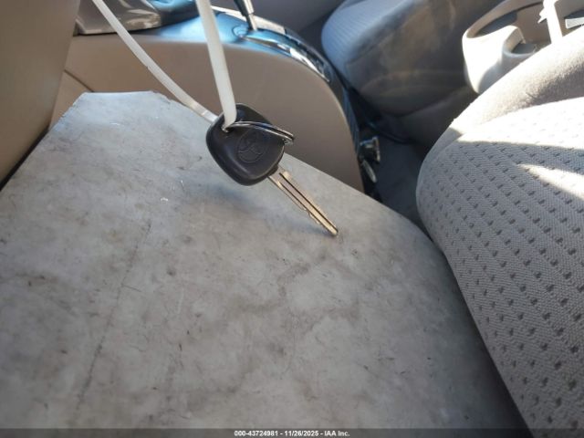 Toyota Sienna Le Image 7