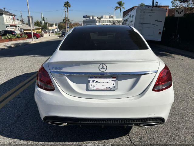 Mercedes-Benz C-Class Image 8