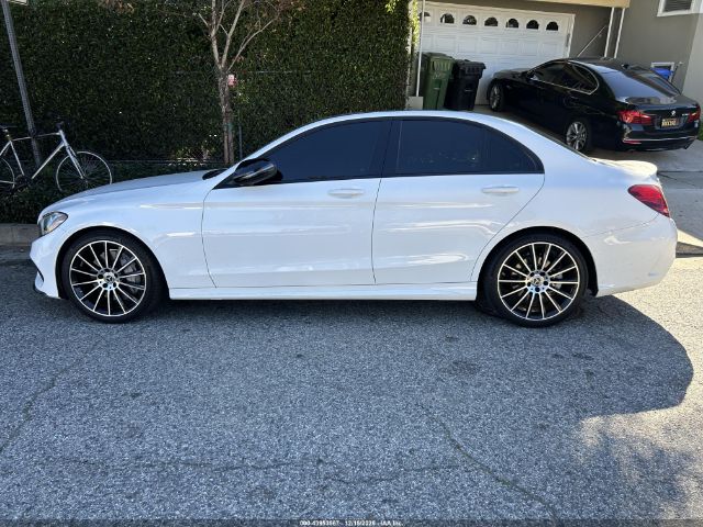 Mercedes-Benz C-Class Image 9