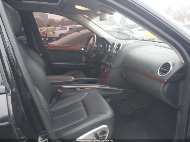 Mercedes-Benz G-Class 4matic Image 4