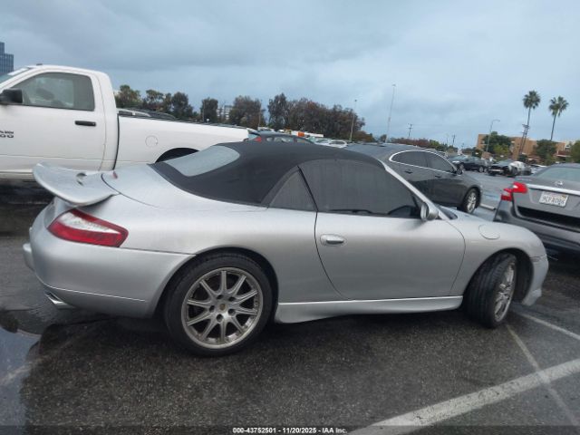 Porsche 911 Image 17