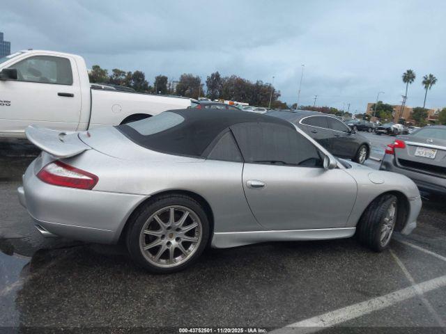 Porsche 911 Image 17