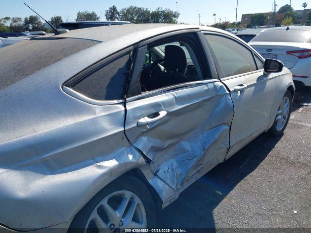 Ford Fusion Se Image 2