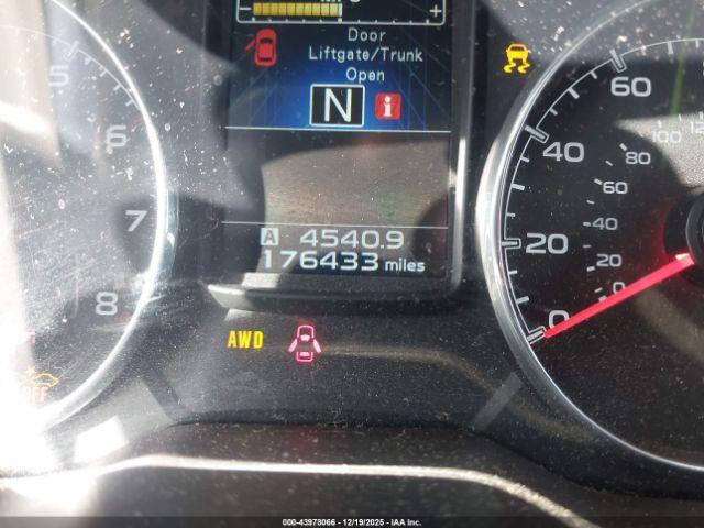 Subaru Outback 2.5i Limited Image 5