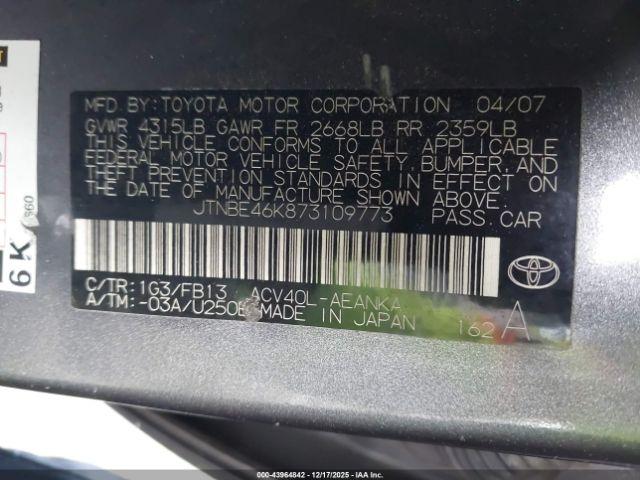 Toyota Camry Le Image 4