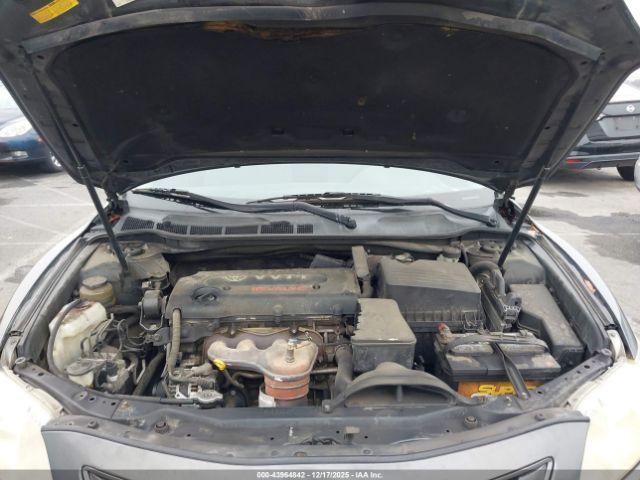 Toyota Camry Le Image 10