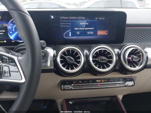 Mercedes-Benz EQB Image 16