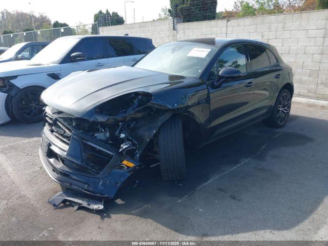 Porsche Macan T Image 7