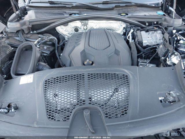 Porsche Macan T Image 14