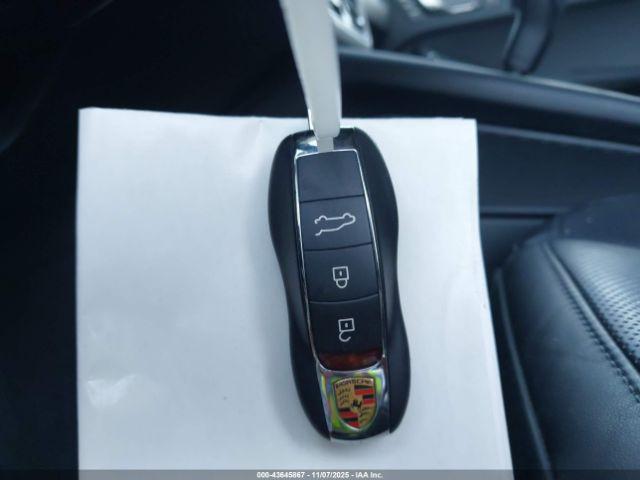 Porsche Macan T Image 15