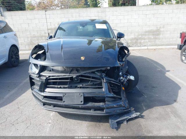 Porsche Macan T Image 16