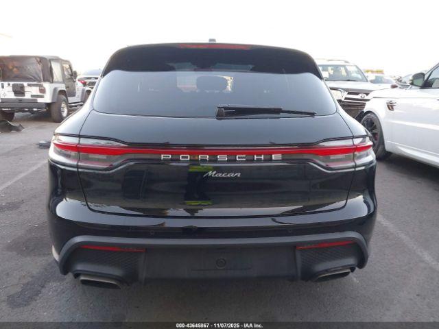 Porsche Macan T Image 2