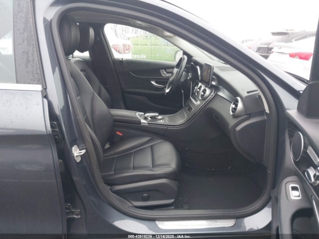 Mercedes-Benz C-Class Image 7