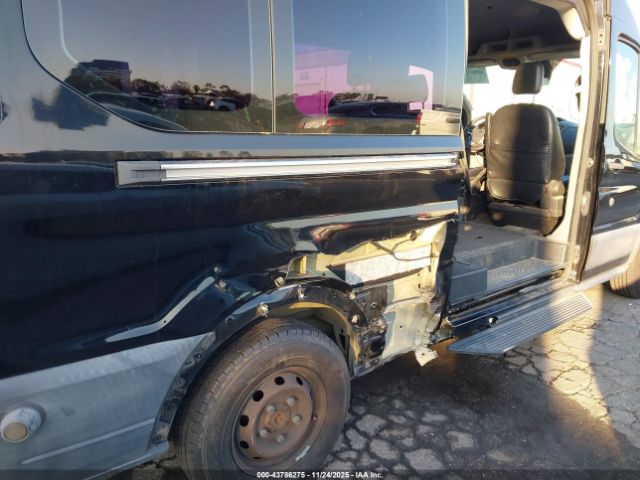 Ford Transit Xlt Image 16