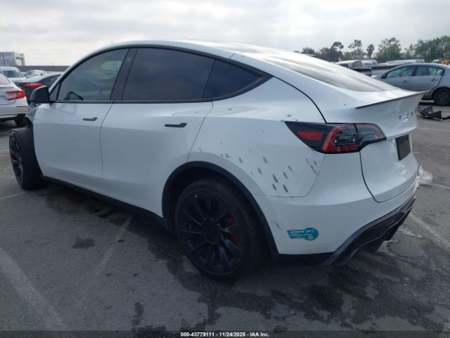 Tesla Model Y Long Range Dual Motor All-wheel Drive Image 12