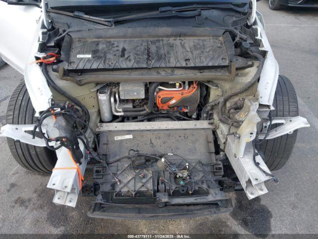 Tesla Model Y Long Range Dual Motor All-wheel Drive Image 18