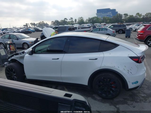 Tesla Model Y Long Range Dual Motor All-wheel Drive Image 7