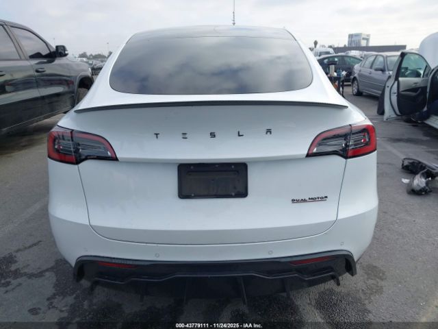 Tesla Model Y Long Range Dual Motor All-wheel Drive Image 8