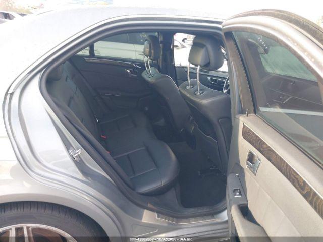 Mercedes-Benz E-Class Image 12