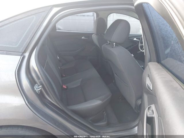 Ford Focus Se Image 9