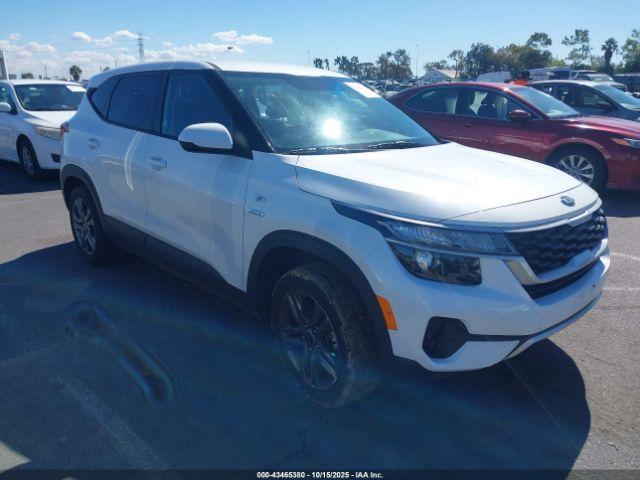  Salvage Kia Seltos