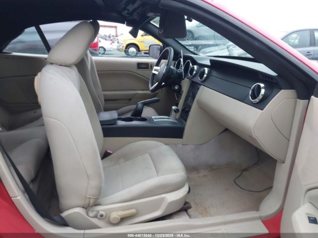 Ford Mustang V6 Image 5