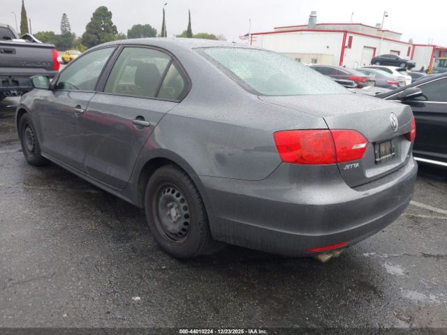 Volkswagen Jetta 2.0l S Image 3