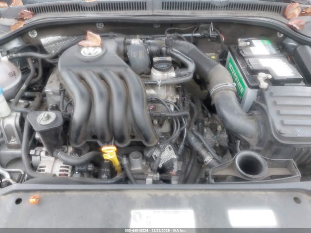 Volkswagen Jetta 2.0l S Image 8