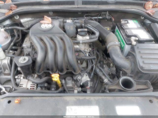 Volkswagen Jetta 2.0l S Image 8