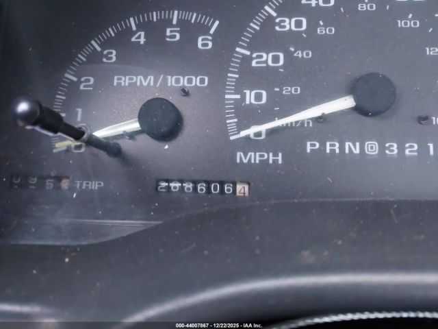 Chevrolet C2500 Fleetside Image 8